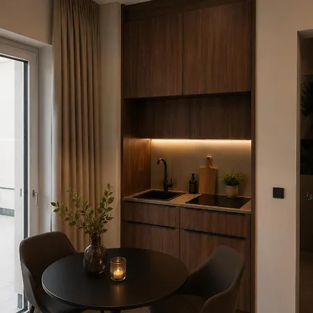 Апарт-готель New Town Boutique Apartments & Parking *